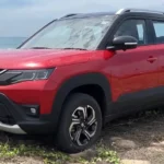Maruti Suzuki Brezza compact SUV front three-quarter