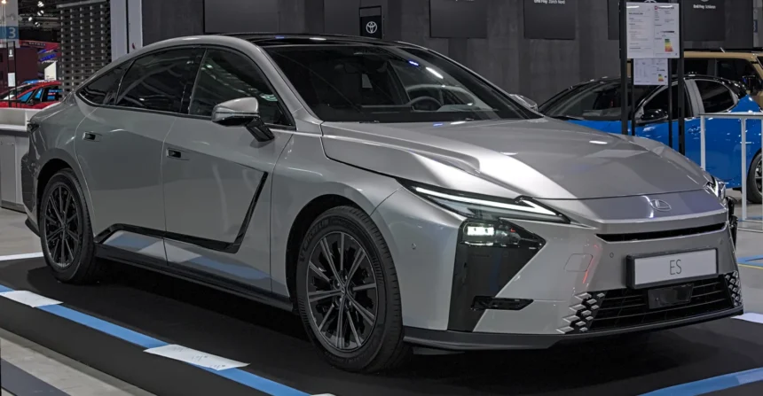 2026 Lexus ES 350h hybrid luxury sedan front three-quarter view