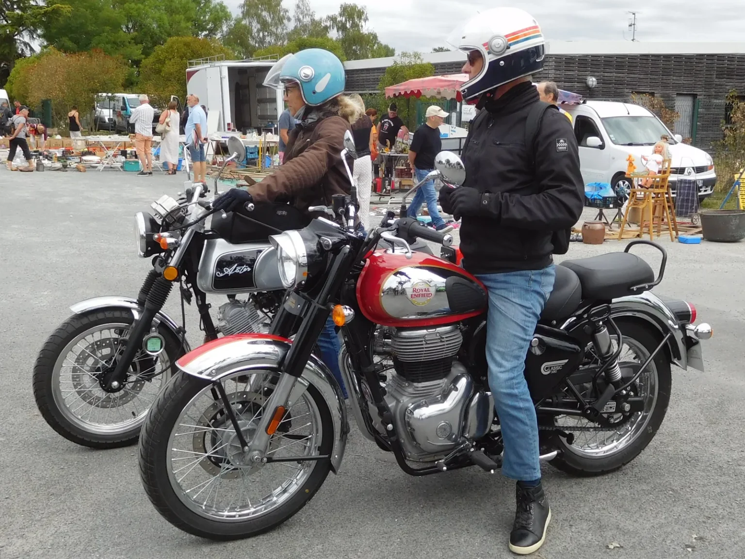 2026 Royal Enfield Classic 350 motorcycle side profile