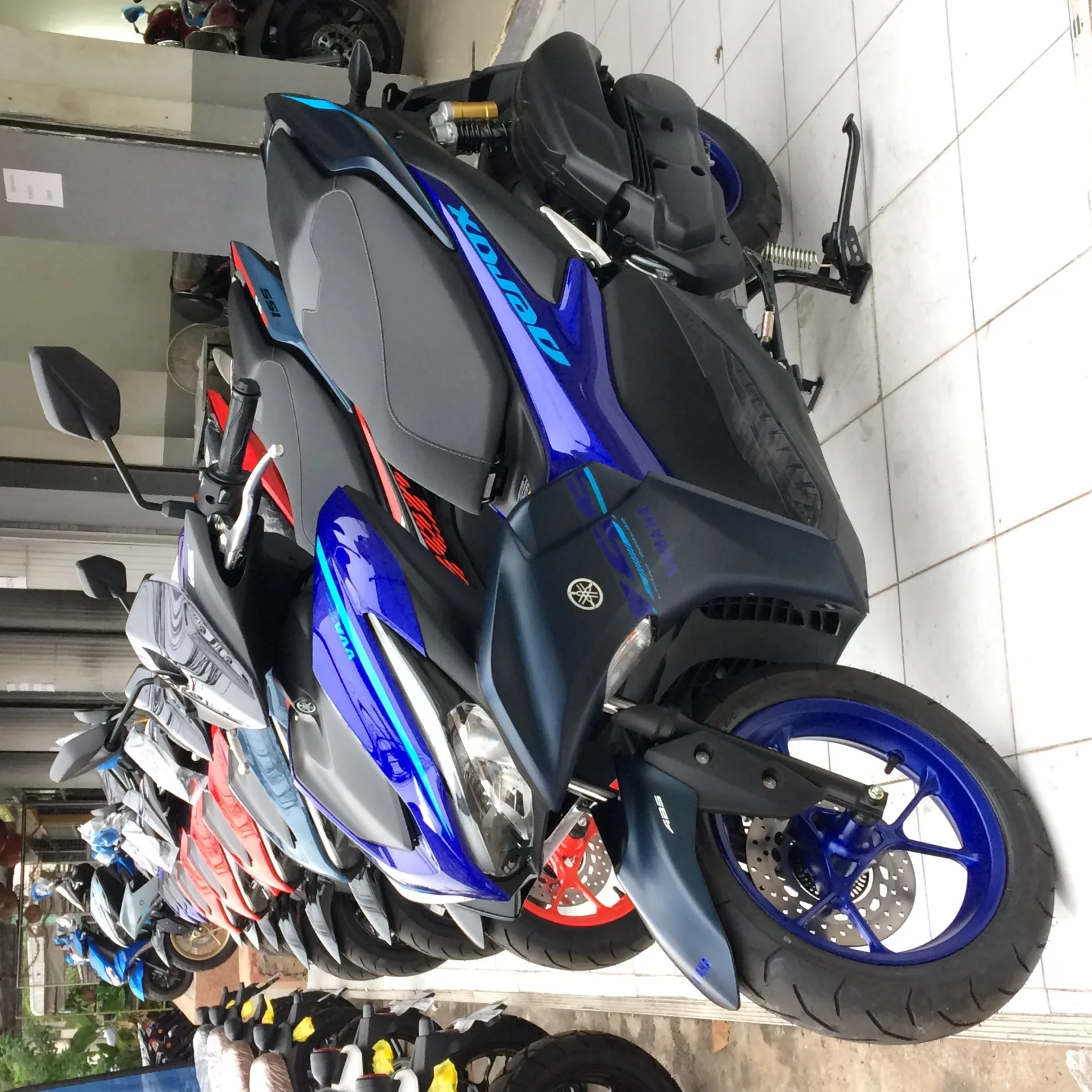 Yamaha Aerox-E electric maxi-scooter in profile